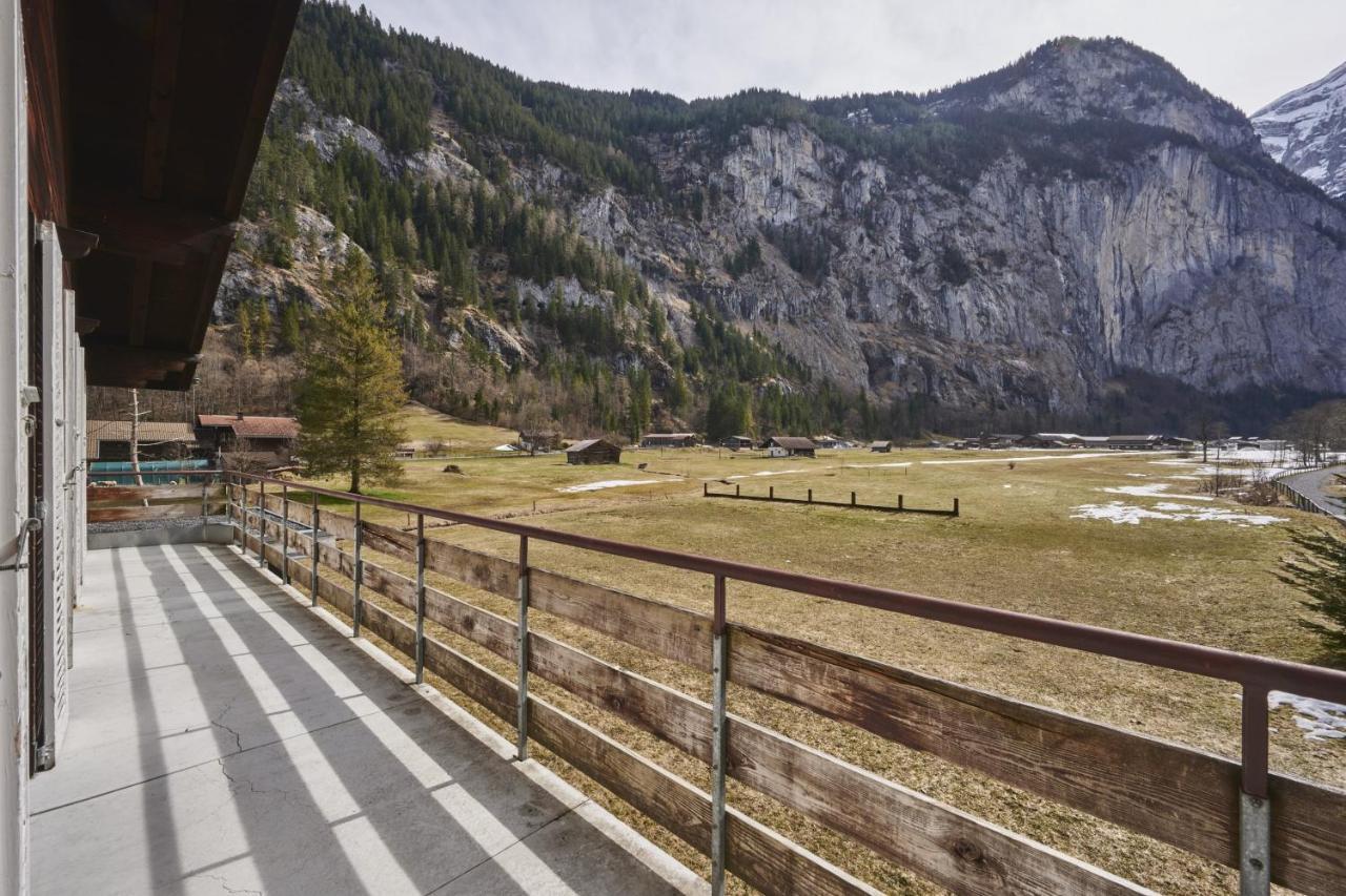 Alpine Base Hostel - Adults Only Lauterbrunnen Exterior foto
