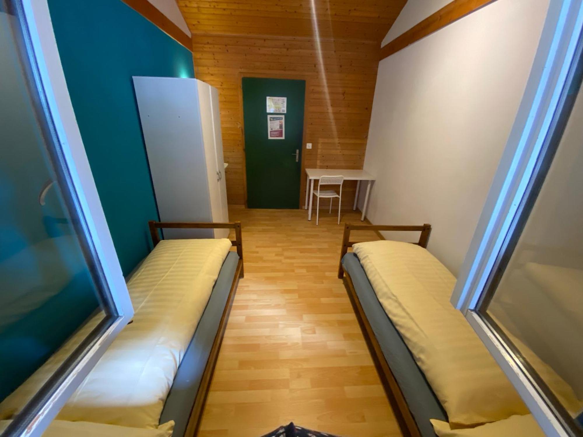 Alpine Base Hostel - Adults Only Lauterbrunnen Exterior foto