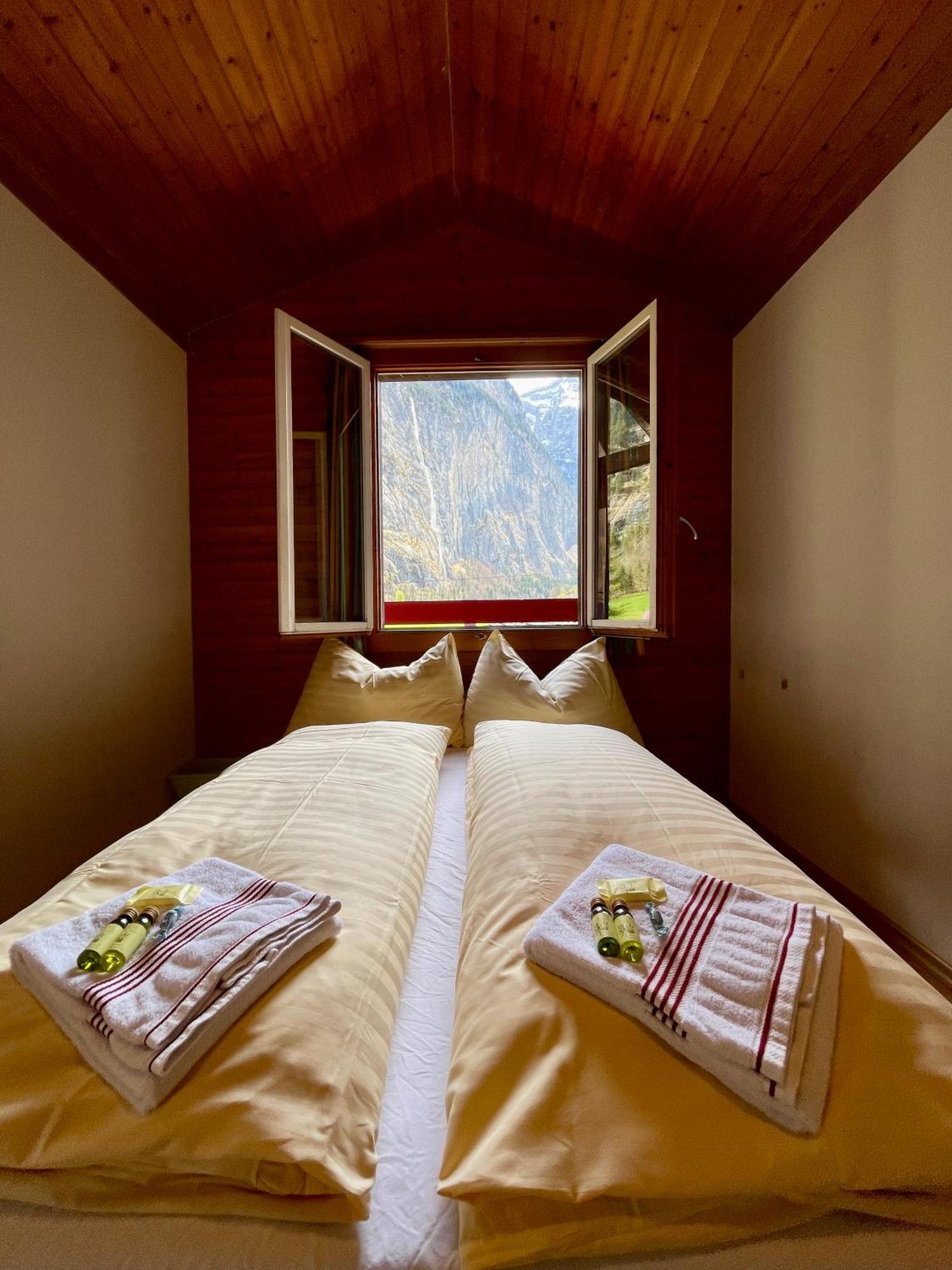 Alpine Base Hostel - Adults Only Lauterbrunnen Exterior foto