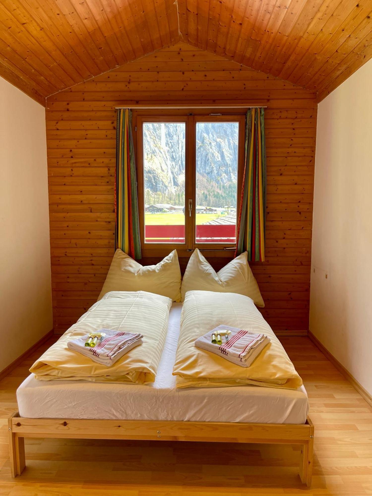 Alpine Base Hostel - Adults Only Lauterbrunnen Exterior foto