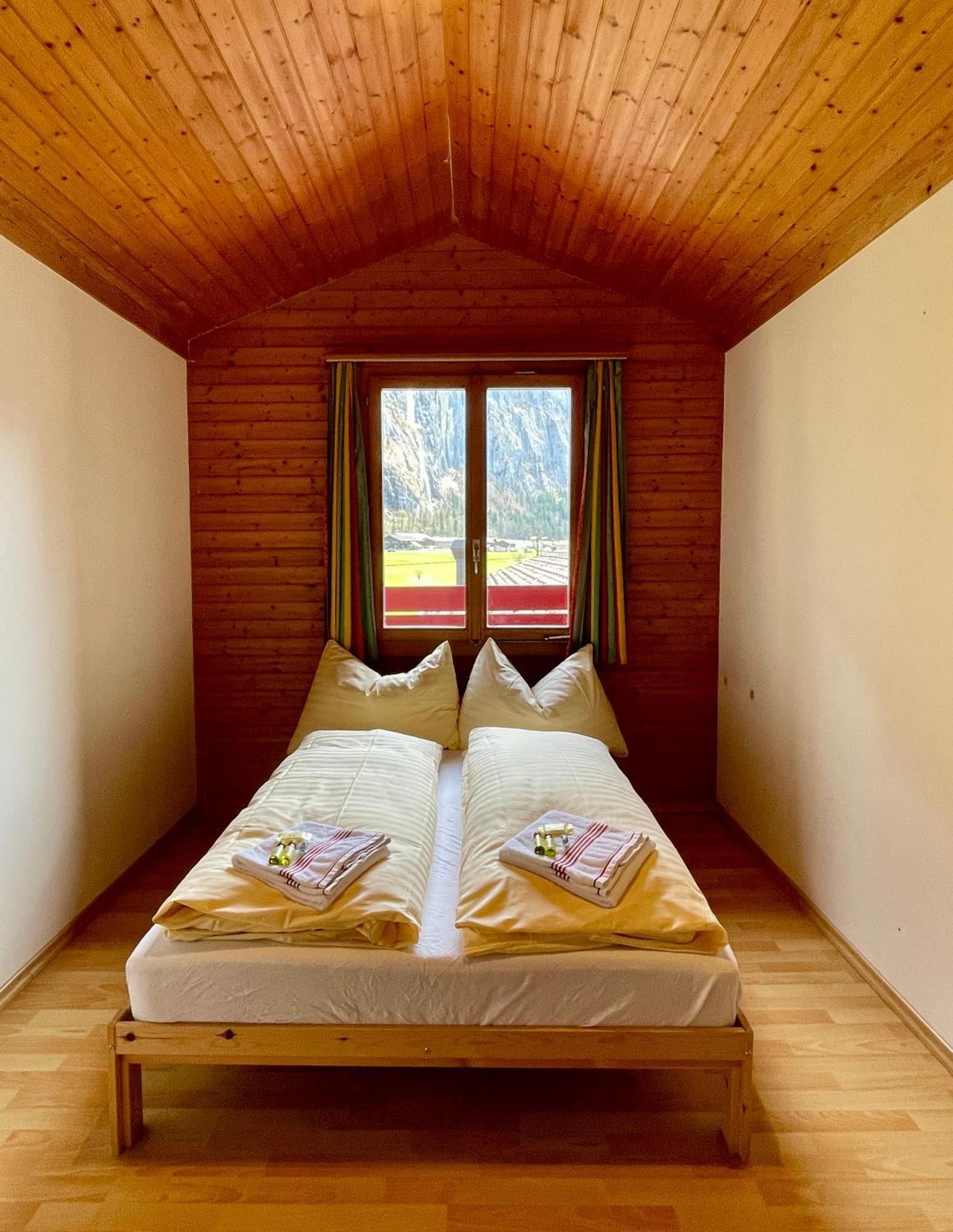 Alpine Base Hostel - Adults Only Lauterbrunnen Exterior foto