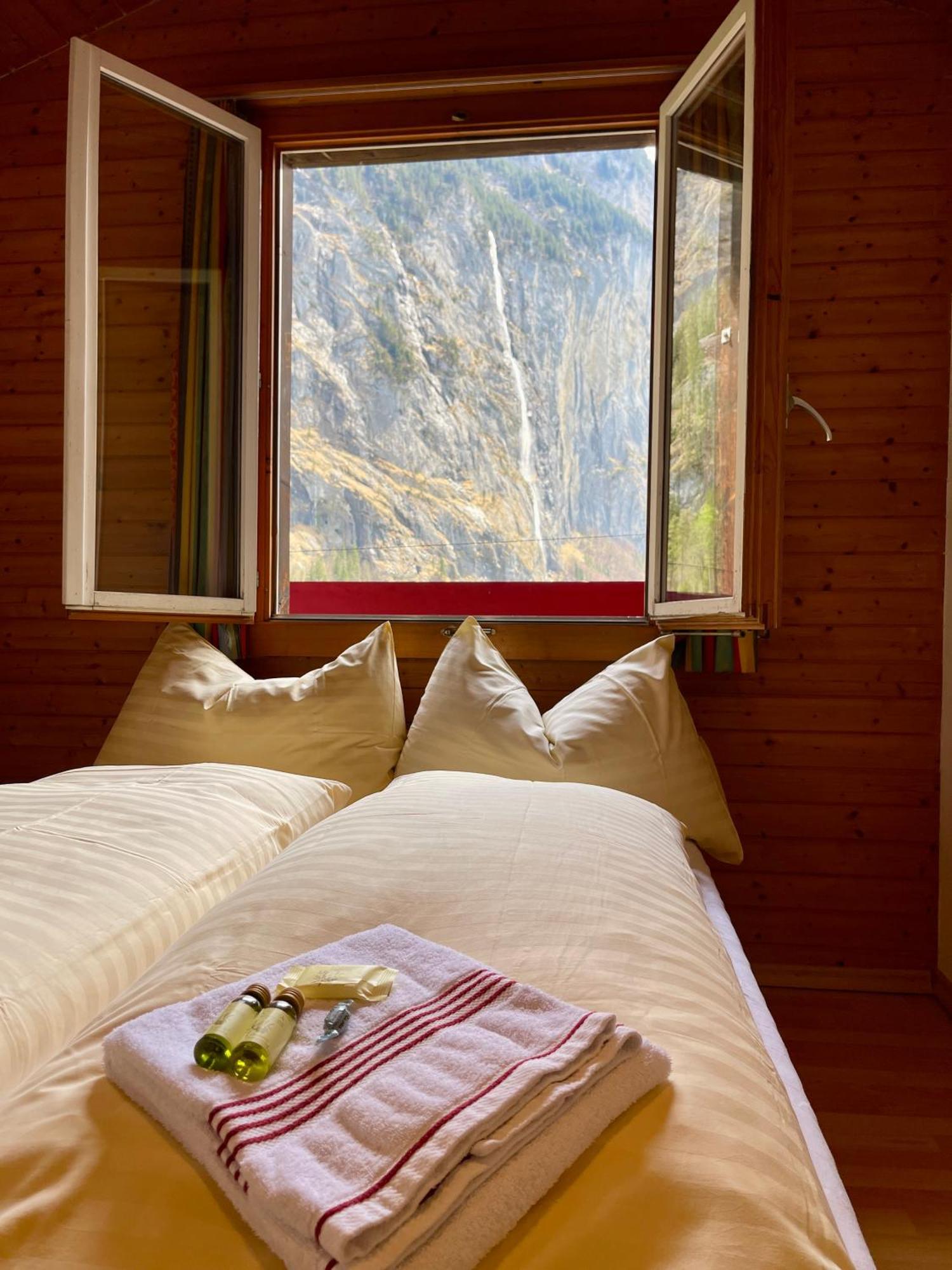 Alpine Base Hostel - Adults Only Lauterbrunnen Exterior foto