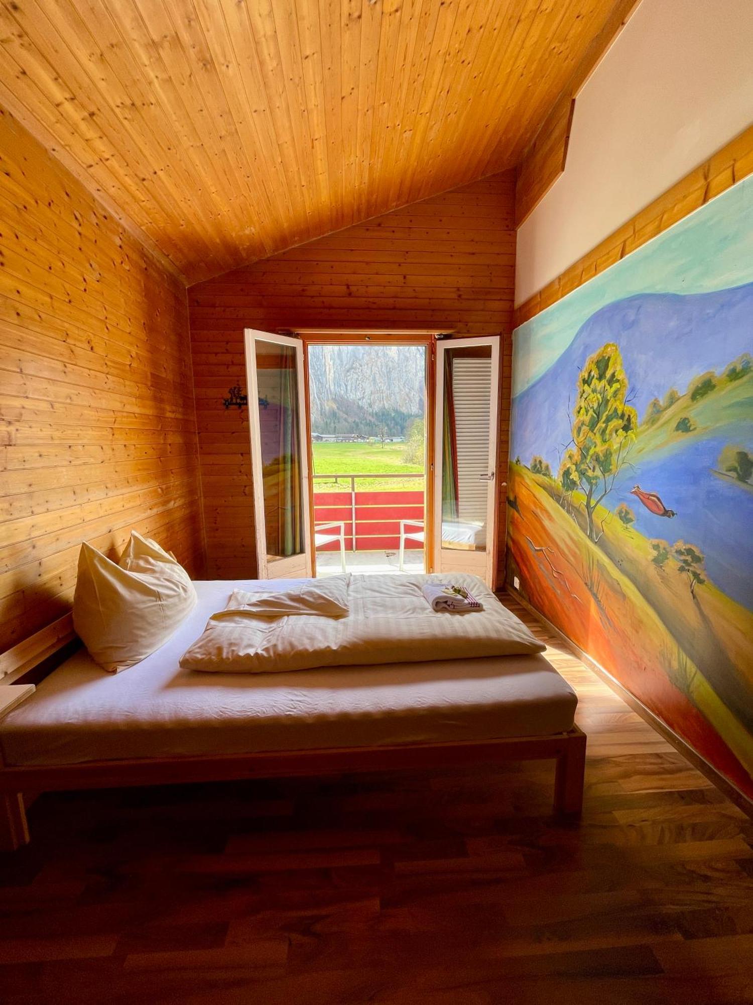 Alpine Base Hostel - Adults Only Lauterbrunnen Exterior foto