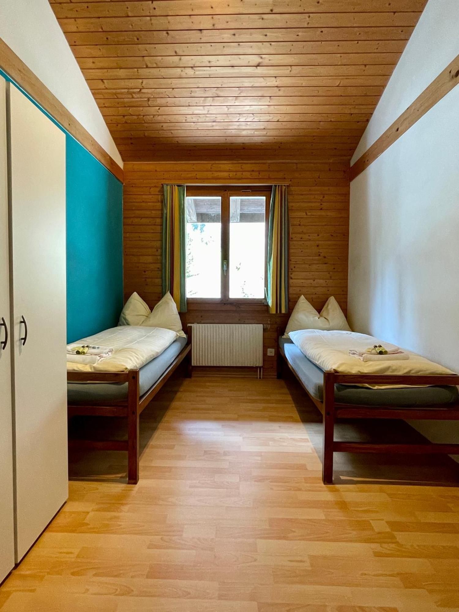 Alpine Base Hostel - Adults Only Lauterbrunnen Exterior foto