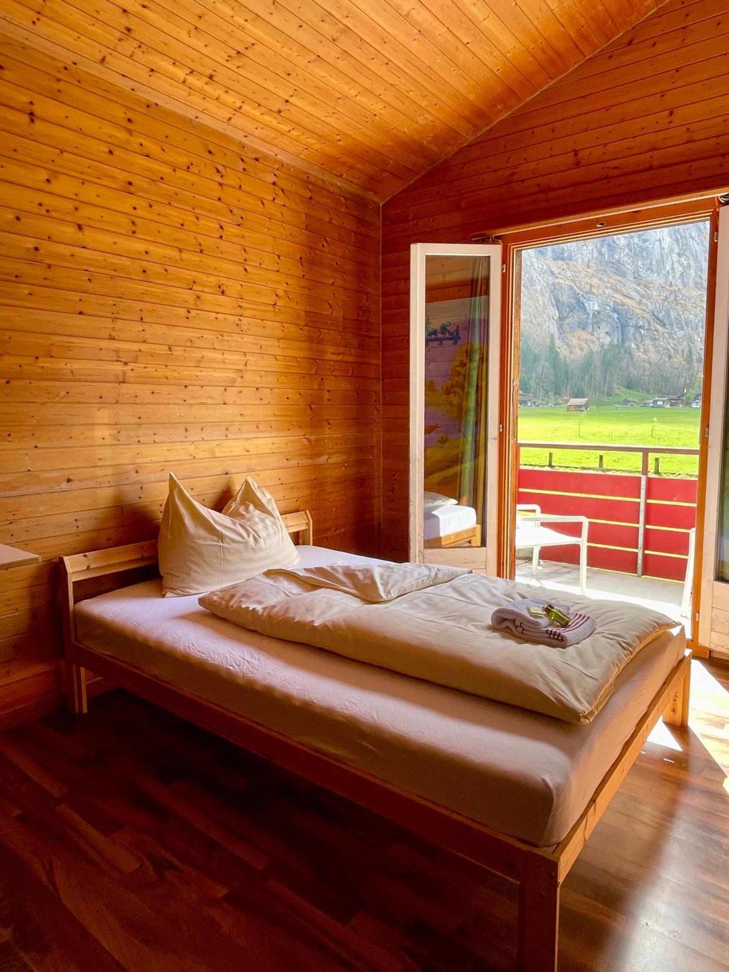 Alpine Base Hostel - Adults Only Lauterbrunnen Exterior foto