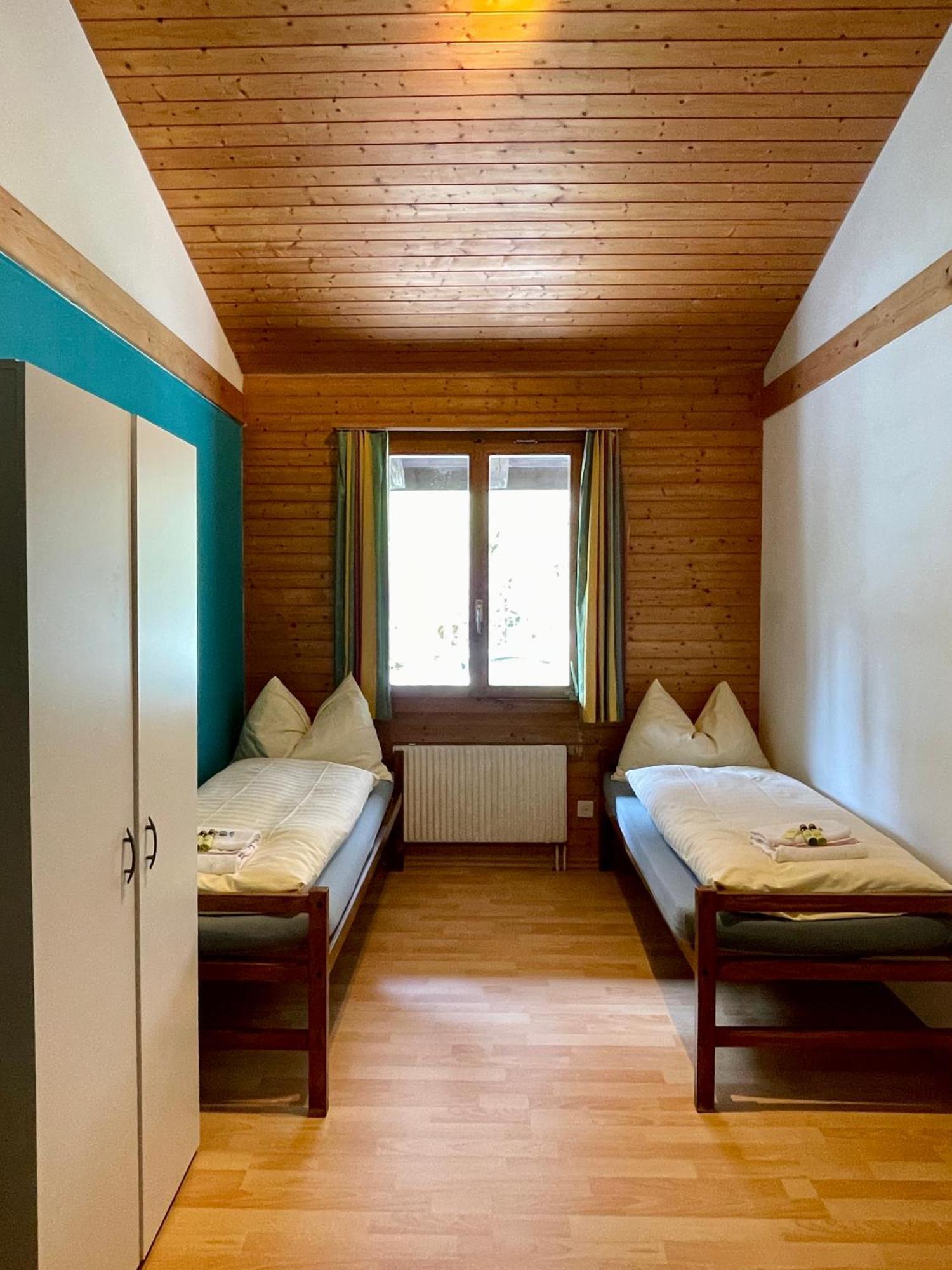 Alpine Base Hostel - Adults Only Lauterbrunnen Exterior foto